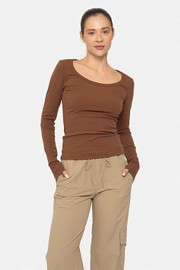 Slim Fit Scoop Neck Cocoa dust