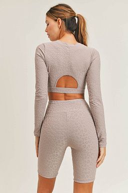 Textured Leopard Jacquard TACTEL® Peekaboo Back