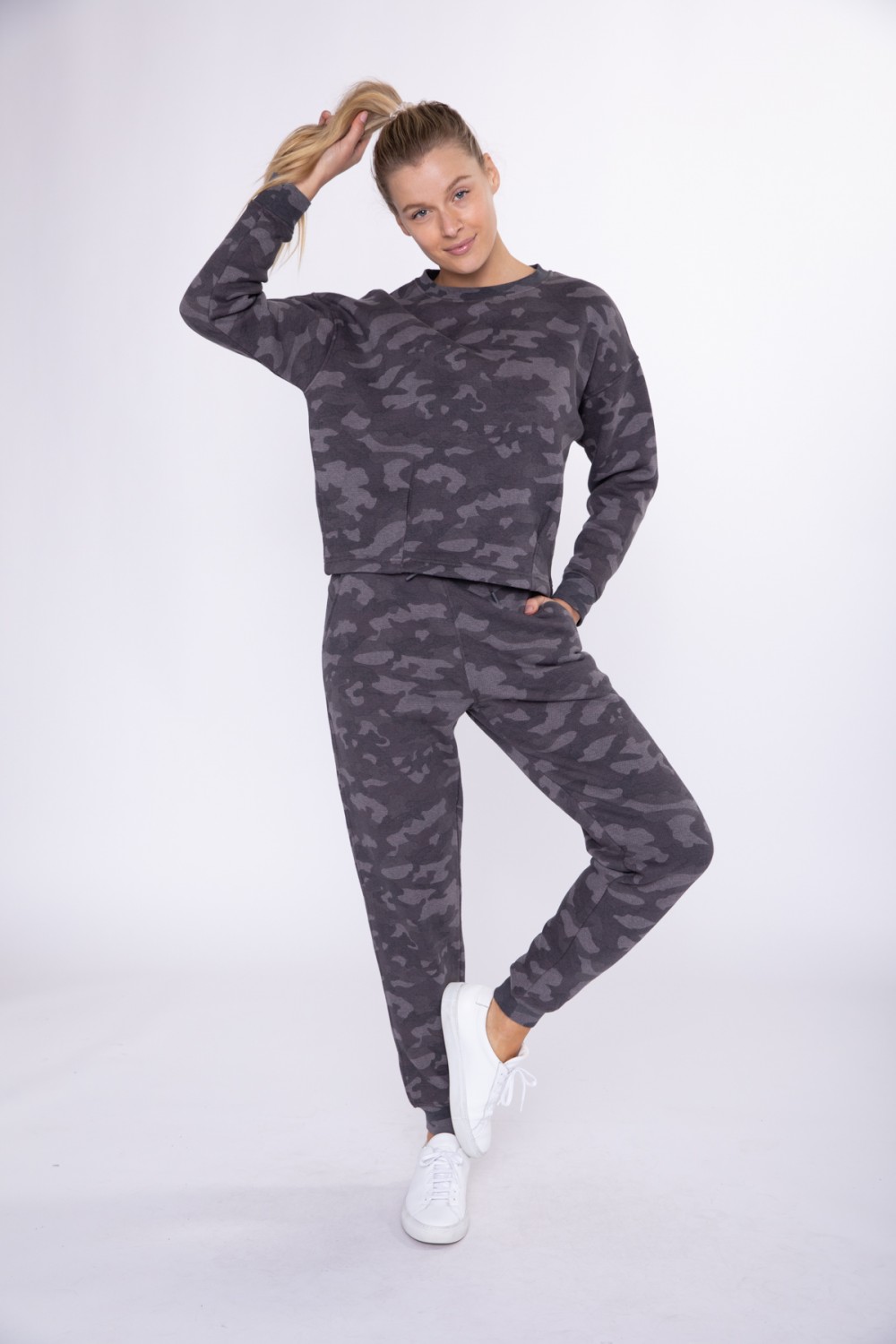 Relaxed Fit & Dark Camo print set